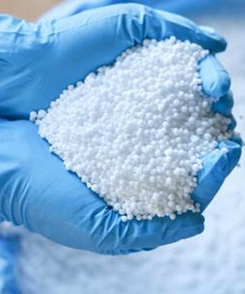 Urea fertiliser prills